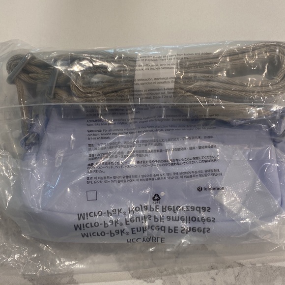 LULULEMON CROSSBODY CAMERA BAG IN PASTEL BLUE - Picture 3 of 3